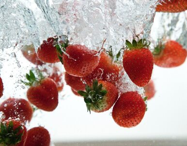 Miniatura: Czy truskawki trzeba myć wodą z sodą...