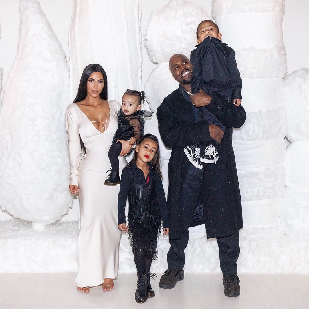 Kim Kardashian West i Kanye West z rodziną 