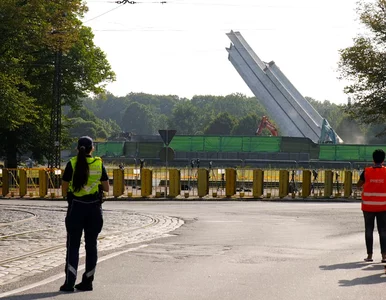 Miniatura: Burzenie sowieckich pomników na Łotwie....