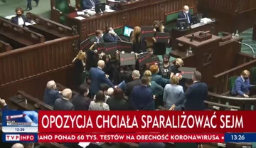Pasek TVP Info opisujący dzisiejsze wydarzenia w Sejmie 