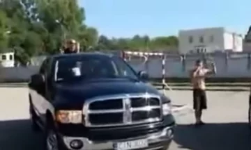 W słynnym utworze Waszki G., życie jest ostre jak: