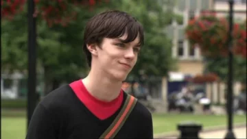 Nicholas Hoult jako Tony Stonem w serialu „Skins” 