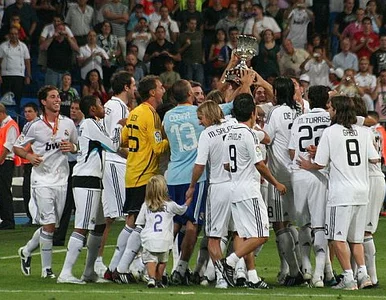 Miniatura: Nie ma tylu Polaków na świecie, co kibiców...