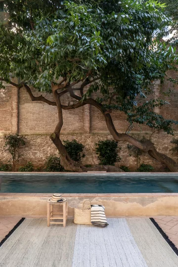 Dywany zewnętrzne marki Nanimarquina z oferty MO-Rugs 