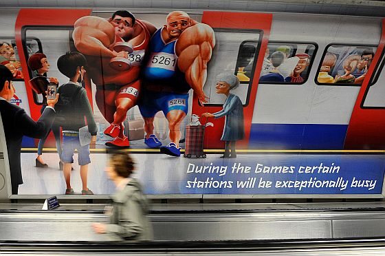 Przed Olimpiadą: plakaty i bannery zachęcają londyńczyków do korzystania z alternatywnych środków transportu (fot. PAP/EPA/ANDY RAIN)