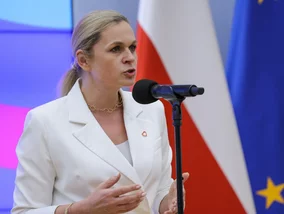 Miniatura: Nowacka i MEN trwają mimo złych ocen....