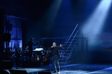 Koncert „Gintrowski – a jednak coś po nas zostanie” Na scenie Paweł Kukiz