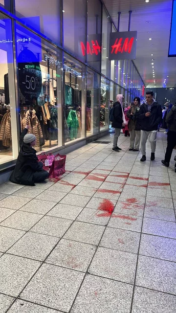 Protest pod H&M 