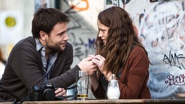 kadr z&nbsp;filmu "Berlin Syndrome" (2017)