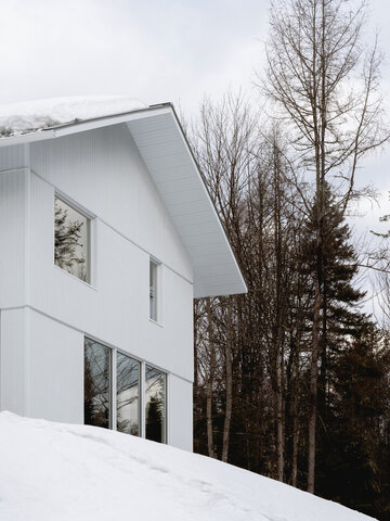 Zimowy dom na&nbsp;rodzinne ferie, projekt Atelier L'Abri
