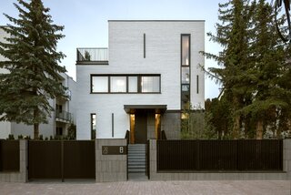 Dom Wertykalny w Wilanowie autorstwa Exterio Architektura