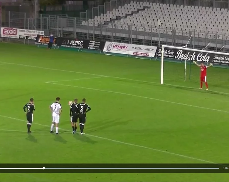 Miniatura: Rzut karny jak z gry komputerowej. To...