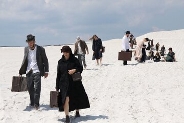 Niedokończony dom. Film "Pustynia"
