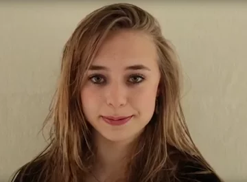 Lotte w wieku 17 lat 