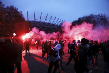 Marsz Niepodległości – zdjęcia policji. Znasz te osoby? Zgłoś się lub zadzwoń na policję 