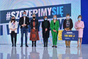 Przekazano nagrody gł&oacute;wne  Loterii Narodowego Programu Szczepień!
