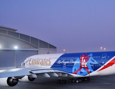 Miniatura: Dwa samoloty A380 Emirates lądują w Los...