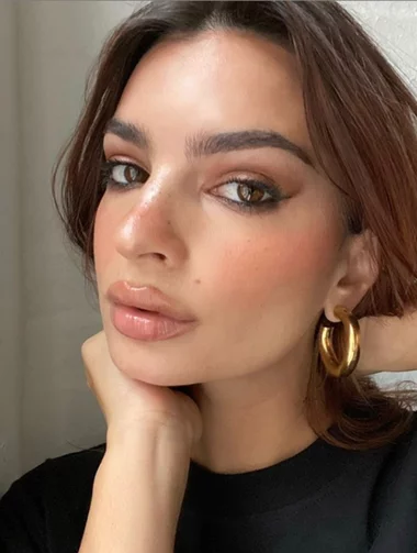 Emily Ratajkowski