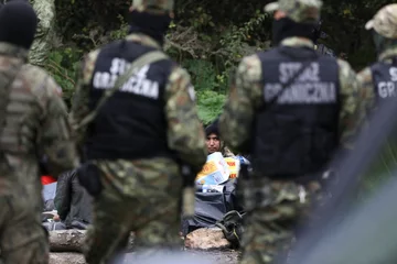 Uchodźcy utknęli na bagnach. Akcja ratownicza 