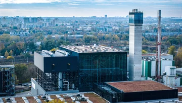 Warszawska Wytwórnia Energii, zaprojektowana przez pracownię Foroom dla MPO Warszawa, pokazuje, że nowoczesna infrastruktura może łączyć zaawansowaną technologię, wysoką jakość architektury i rozwiązania przyjazne mieszkańcom 