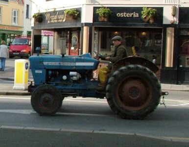 Miniatura: Białymstok: Rolnicy blokują urząd wojewódzki