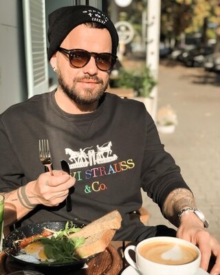 Miniatura: Michał Piróg, 41-letni polski prezenter,...