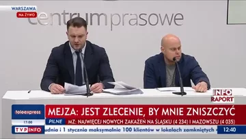 TVP Info o „zleceniu” na Mejzę Na jeden z pasków trafił również cytat z konferencji Łukasza Mejzy, który stwierdził, że „jest zlecenie, by go zniszczyć”.