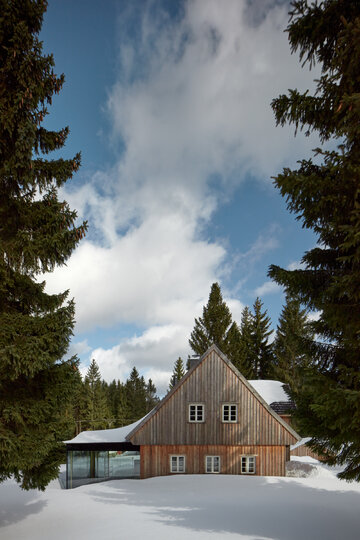 130-letni domek w górach w nowej odsłonie, projekt Mjölk Linka, Mjölk, domek w górach
