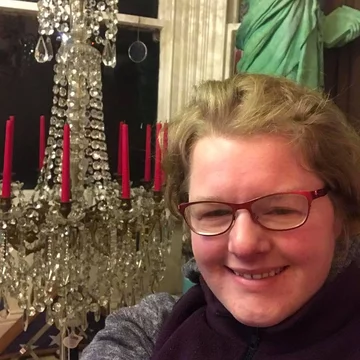 Amanda Liberty i jej żyrandol 