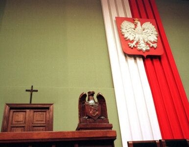 Miniatura: "Kaczyński upartyjnił krzyż. Trzeba...