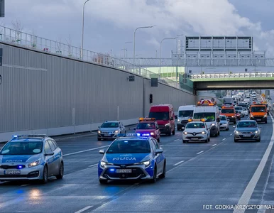 Miniatura: Zderzenie czterech pojazdów na S2. Korek...