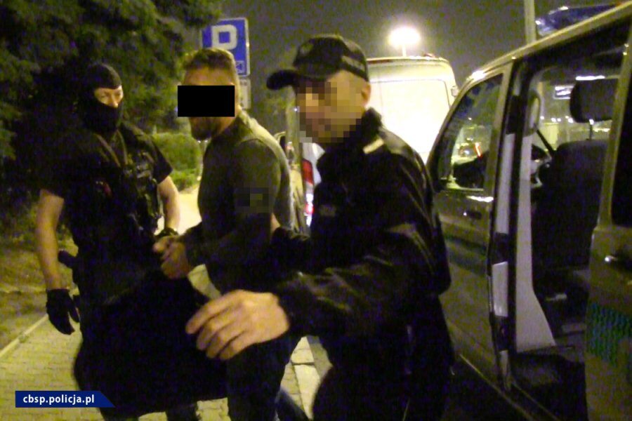 „Misiek” w policyjnej eskorcie trafił do Polski 