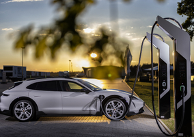 Rząd dofinansuje budowę szybkich ładowarek. Powstanie ich kilkanaście...