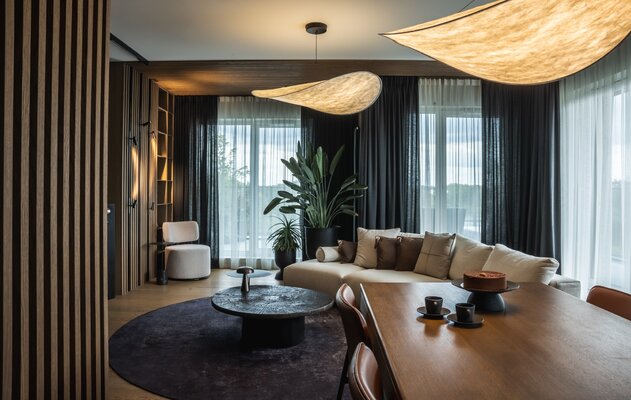 Miniatura: Zobacz wnętrze apartamentu, w którym czerń...