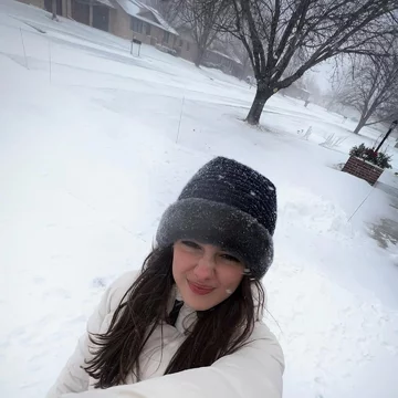 Julia Butters 