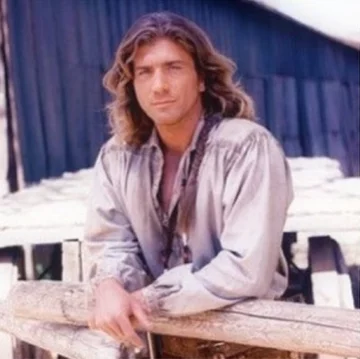 Joe Lando jako Byron Sully (1993) 