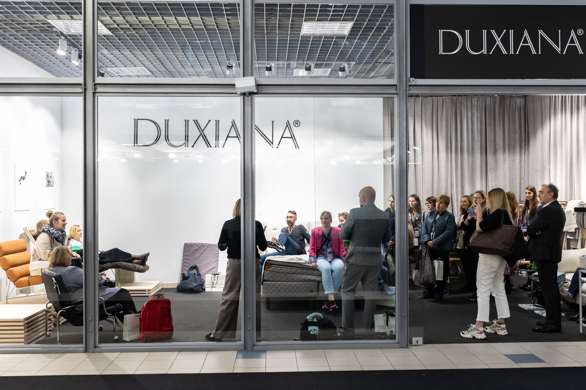 Fotorelacja ze spotkania na stoisku marki Duxiana podczas Warsaw Home 2022 
