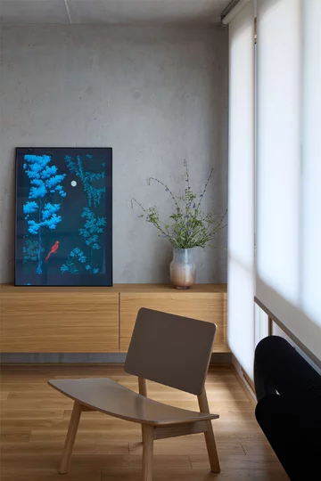Mieszkanie z niebieską kuchnią, projekt Iva Hajkova Studio