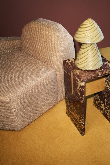 Kelly Wearstler stworzyła dla H&M HOME pierwszą kolekcję mebli w ramach współpracy marki z projektantem 