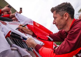 Miniatura: Cena za nową koszulkę reprezentacji Polski...