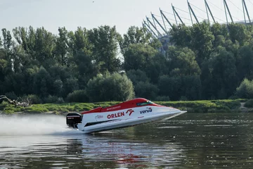 Wyścig ORLEN: Kubica w bolidzie, Marszałek w motorowodnym bolidzie 