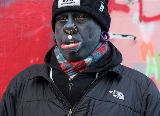 Miniatura: Eli Ink - 27-latek, który wytatuował...