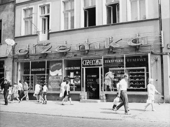 Miniatura: Wspominkowy QUIZ wiedzy o PRL-u. Młodzież...