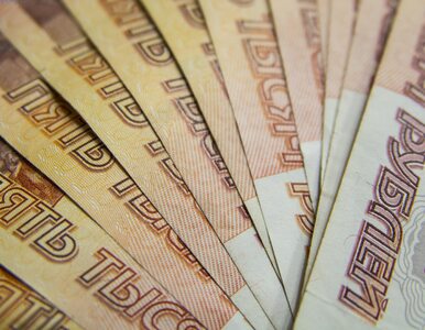 Miniatura: Historyczne odbicie rubla. Na nic sankcje...