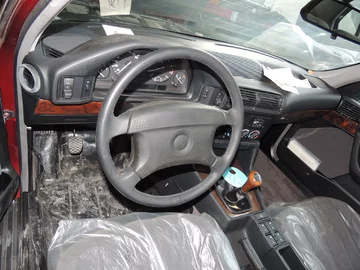 25-letnie BMW z bułgarskiego magazynu. Nigdy nie wyjechały na drogi 