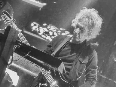 Miniatura: Zmarł jeden z członków The Cure....