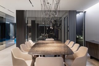 Vibe House w&nbsp;Krakowie &ndash; reinterpretacja strefy dziennej z&nbsp;basenem sąsiadującym z&nbsp;salonem i&nbsp;kuchnią