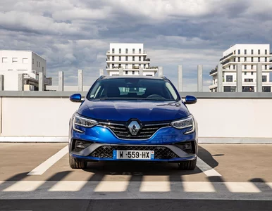 Miniatura: Cofanie samochodem. Wielu kierowców źle...