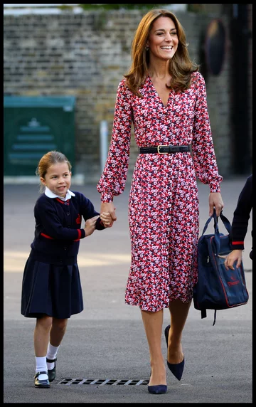 Księżniczka Charlotte, książę George oraz ich rodzice Kate i William 