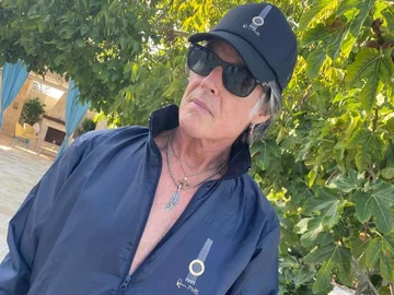 Ronn Moss w 2024 roku Aktor po odejściu z serialu zajął się muzyką.